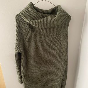 Green turtleneck sweater